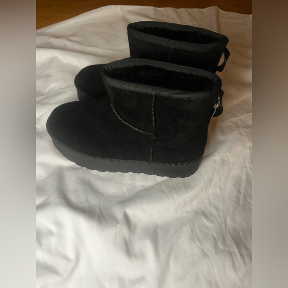 Black Ankle Boots - Picture 4 of 5